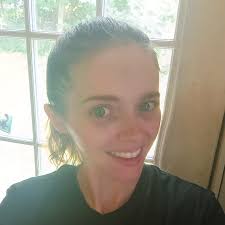 EDIT:zip jammies backward so not work, she Will find á way. We tried that á  year ago, even w duct tape and LITERALLY sewing them shut but shes smart  and managed out