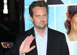 Статью перри, мэтью кэлбрейт мэттью перри matthew perry перри на 62 церемонии вручения премии эмми в 2010 году имя при рождении: Mettyu Perri Matthew Perry Biografiya Foto Lichnaya Zhizn Semya Deti I Zhena 2021