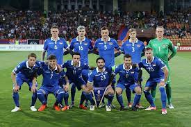 La siguiente cita fueron las clasificatorias para el mundial 2002, en las que liechtenstein perdió los ocho encuentros disputados, sin conseguir anotar ningún gol. 3 0 Schlappe Fur Liechtenstein Lie Zeit Online