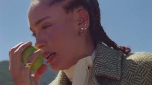 The Story Of English Pear & Sweet Pea