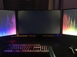This light is found on the front or the bottom of the monitor's bezel. Neuer Monitor Blacklight Bleeding Computerbase Forum