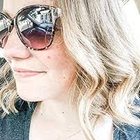 Penelope Ash's Instagram, Twitter & Facebook