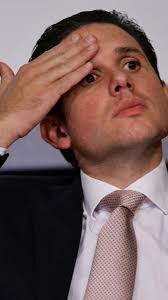 @folha's video Tweet