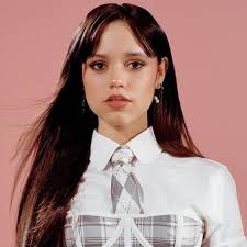 Vem är mer attraktiv? Olivia Rodrigo eller Jenna Ortega? :  r/VindictaRateCelebs