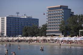 Toți românii trebuie să afle ce fac acum hoții. Programul Litoralul Pentru ToÅ£i DemareazÄƒ Din 21 Mai Tarifele Pornesc De La 40 De Lei Pe Noapte