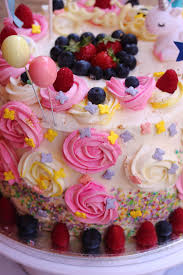 Torta Di Compleanno Per Una Bimba Di 3 Anni Dolci Gusti Torte Di Compleanno Torte Dolce Gusto