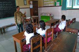 #guru #caragurumengajar #pendidikan #kemajuanpendidikan #nextedu #adinexteducerita disini adalah seorang guru bernama mirella yang mempunyai bidang. Kisah Guru Berteman Sepi Mengajar Hanya Empat Siswa Di Kelas