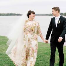 Beautiful beach wedding hairstyles that are perfect for a coastal celebration. 24 Wedding Updos For Every Type Of Bride