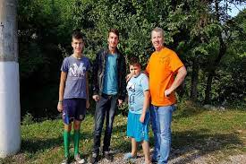 Filmările emisiunii de la pro tv au debutat imediat după ridicarea restricțiilor, iar filmările nu au fost afectate, însă echipa de pe șantier a. Realizari Cat De Adevarata Este Emisiunea Visuri La Cheie De La Pro Tv Detalii Despre Echipa Visuri La Cheie