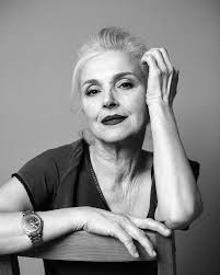 Beautiful Old Woman Black And White Photo This Modelling Agency Is Challenging Fashion Industry By Only Hiring Models Over 45 And They Look Unbelievable Stylish Older Women Older Woman Portrait Older Woman Photography