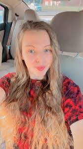 Kassandra Robbins's Instagram, Twitter & Facebook