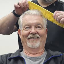 Cant leave my facial hair alone for to long, someone just might gwt use to  it. 32/ M/ Ottawa,il Area