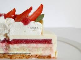 Fraise Jacqueline D Apres Arnaud Lacroix Streusel Amande Dacquoise Amande Et Citron Vert Confit De Fraises Creme Et Chantilly Vanille Au Pays Des Gourman Dacquoise Creme Pour Gateau Gourmandise