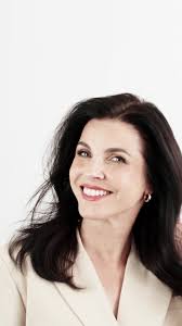 Joico Celebrity Stylist Jill Buck Live Toning Magic & How To Create a Ready  Canvas