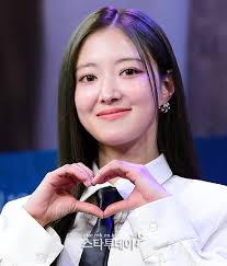 Actor Lee Se-young continues to accompany her agency.Announcing the renewal  of the contract with Lee..