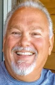 Sean Giles's Instagram, Twitter & Facebook