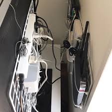 ルーター収納どうしてる すっきり見せるテクニックを置き場所別にご紹介 folk ルーター収納 壁掛け収納 収納