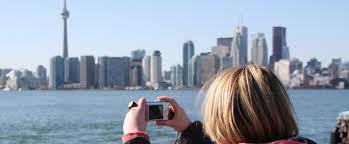 A lake, lake ontario, between ontario province and new york state. The Top 10 Attractions In Ontario Keep Exploring