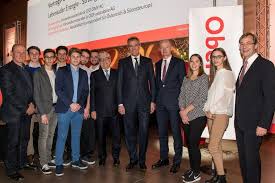 Die vergangenen tage waren für rainer seele nicht einfach. Stift Kremsmunster Stiftsgymnasiasten Bei Den Spitzen Der Wirtschaft Zu Gast