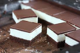 Cette Recette De Carres De Chocolat Et Creme De Vanille Est Magique Tres Onctueuse Ne Devoilez Pas Gateau Facile Et Original Recette Dessert Recette Gateau