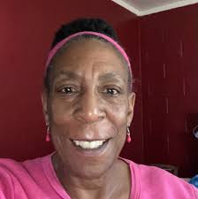 I was told this table runner didn't look good. I would like to know the  group's opinion. Pattern: https://cutt.ly/lwMkfEKH