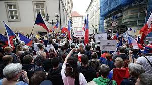 Redut, s.r.o., kšírova 152/34, 619 00 brno, česká republika Demonstranti U Snemovny Zautocili Na Policii Pacifikovali Je Tezkoodenci Idnes Cz