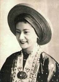 Chuyện về Nam Phương Hoàng Hậu