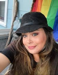 Peggy Barta's Instagram, Twitter & Facebook