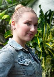 Sara Townsend's Instagram, Twitter & Facebook