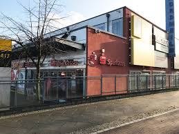 Auf insgesamt sieben etagen ist platz für rund 800 gründer und mitarbeiter sowie 50. Berliner Sparkasse Privatkundencenter Oraniendamm Pkc 209 Oraniendamm 6 10