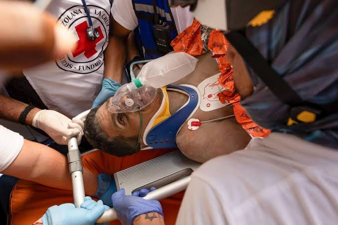 Hernán Gil, el vigilante convertido en la cara de la esperanza del terremoto  de Venezuela