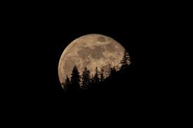 On june the 24th, at 18:40 ut, the moon, from capricorn, accurately opposes the sun, in cancer, forming the full moon. Last Supermoon Of 2021 Sure To Dazzle The Night Sky In June