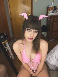 Haesicks - Free nude pics, galleries & more at Babepedia