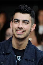 Brooklyn hipsters pelt Joe Jonas with basketballs