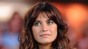 Le témoignage de laetitia milot. Laetitia Milot Plus Belle La Vie Out Of The Series She S Swinging Heavy
