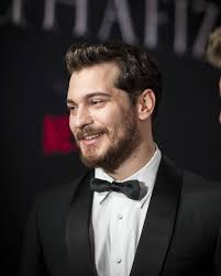 Cagatay Ulusoy Theprotector Hakanmuhafiz Hakanmuhafiz Muhafiz Muhafiz Muhafizdizisi Muh Personagens Masculinos Homens De Terno Series E Filmes