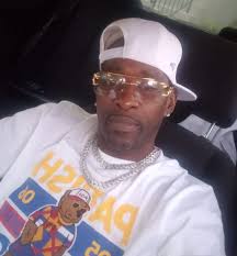 been talking too this dude for a few weeks, something seems off, downright  really nice person to talk too, but i feel like his talking too other girls  as well, we are