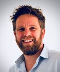 Robin Samson's Instagram, Twitter & Facebook