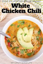 Healthy And Creamy White Chicken Chili With Greek Yogurt Can Be Made In The Crockpot Instant Clean Eating Soup Easy Clean Eating Recipes Clean Eating Recipes