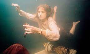 A young man returns from rome to his sister's satanic new york apartment house. Inferno 1980 Smaller Pictures Film