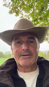 Great to see that finally the diving awards I created are being presented  to their recipients. 14 were expertly cast by my assistant Lucy Edkins.  .With thanks to @me11_beck and @woburnmosaic @duraflex_int ~