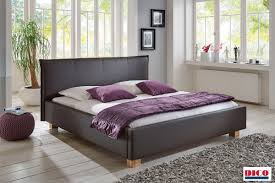 Polsterbetten sind eine bettkonstruktion mit lattenrost und obermatratze. Polsterbetten Eine Grosse Farbauswahl Und Materialien An Polster