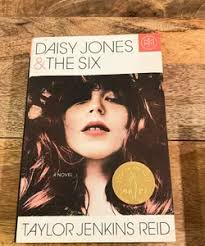 The Beekeeper's Ball by Susan Wiggs, Paperback