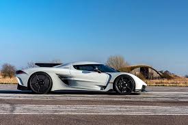 It was named hypercar of the year in 2010 by top gear magazine. 7 Fastest Cars In The World Supercars Top Speed 2021 Updated