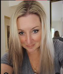 Friday nights are lit at Hilton Hawaiian Village! 🎆 Every week, the sky  over Waikīkī bursts into color with our spectacular beachfront fireworks  show that's best enjoyed with sandy toes, the sound