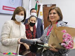 Martínez, no obstante, más tarde. Municipio De Guadalupe Ar Twitter Mujeres Guadalupenses Destacadas Reciben La Medalla Maria Elena Chapa La Alcaldesa Cristina Diaz S Destaco Que La Presea Lleva El Nombre De Maria Elena Chapa Como Un Homenaje En