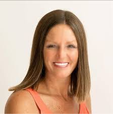 Michelle Savage's Instagram, Twitter & Facebook