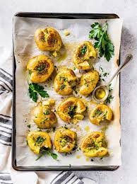 This Smashed Potatoes Recipe Is A Fun Little Side Dish They Re Nice And Soft With Just A Little Bit Of Potato Recipes Smashed Potatoes Recipe Smashed Potatoes