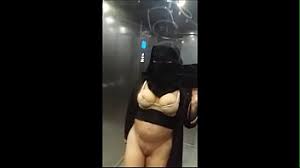 Musulmane Nue Sous Son Niqab 2