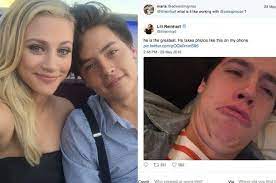 19 Times Cole Sprouse And Lili Reinhart Were Cute Af On Social Media Cole Sprouse Cole Sprouse Shirtless Lili Reinhart And Cole Sprouse